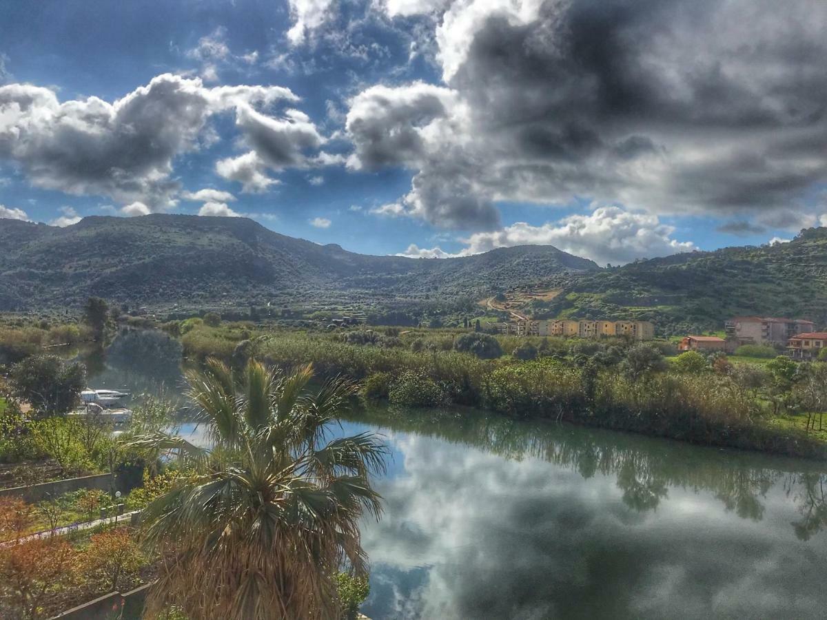 Temo River House Romantic Balcony And Peaceful Retreat In The Heart Of Bosa Luaran gambar